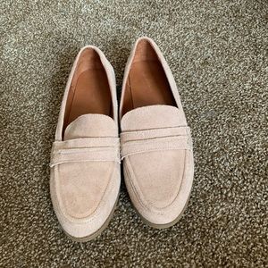 Universal thread suede loafers